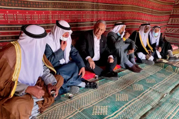 نتنياهو ينافس «المشتركة» على أصوات العرب