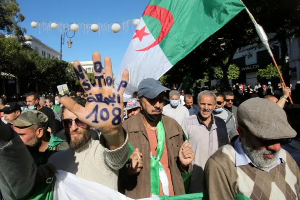 تظاهرات في الجزائر رفضاً للانتخابات المبكرة
