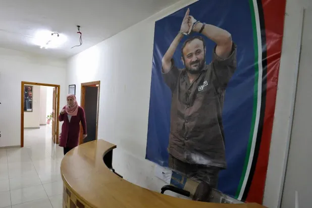 Filistin seçim savaşı şiddetleniyor, Dahlan ve Bergusi uzaktan ilerliyor 
