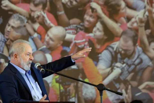 إسقاط الإدانات عن «لولا» يفتح نافذة أمل لليسار البرازيلي