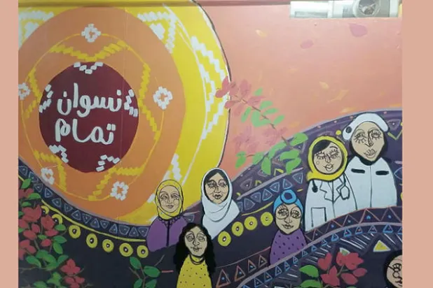 نماذج من أعمال الفنانات السودانيات اللائي شاركن في المعرض