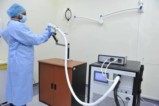 دبي تختبر تقنية جديدة للكشف عن «كورونا» في 60 ثانية