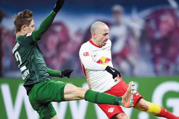 أنخيلينو: غوارديولا قتل ثقتي بنفسي