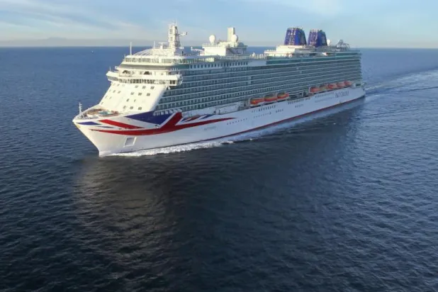 في بريطانيا... رحلات بحرية بلا وجهة وللمطعمين ضد «كورونا» فقط