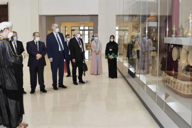 المقداد يزور المتحف الوطني العُماني