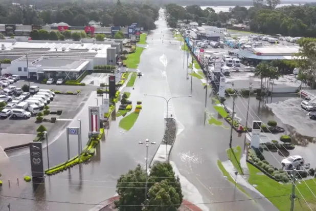 شاهد... أعنف فيضانات تضرب أستراليا منذ 50 عاماً