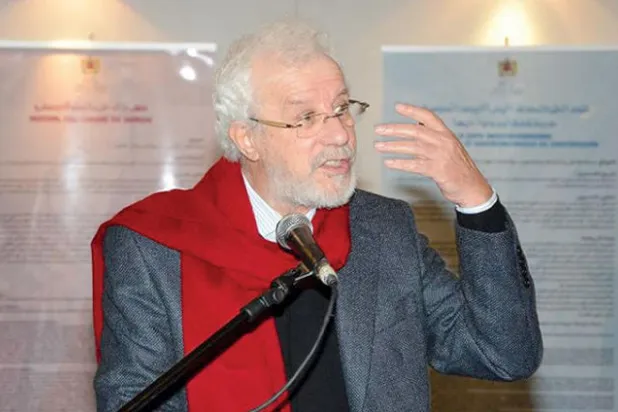 الأكاديمية المغربية تكرّم محمد بنيس في «اليوم العالمي للشعر»