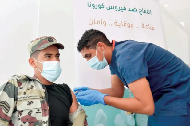 ارتفاع منحنى «كورونا» في السعودية... وعُمان تفرض إغلاقاً ليلياً