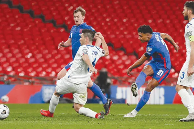 واتكينز وهدف إنجلترا الخامس في شباك سان مارينو (أ.ب)