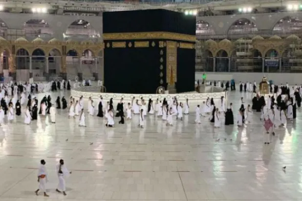 السعودية: تصاريح العمرة وزيارة الحرمين للأشخاص المحصنين