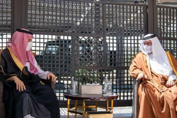 Bahreyn Başbakanı, Suudi Arabistan Dışişleri Bakanı ile görüştü