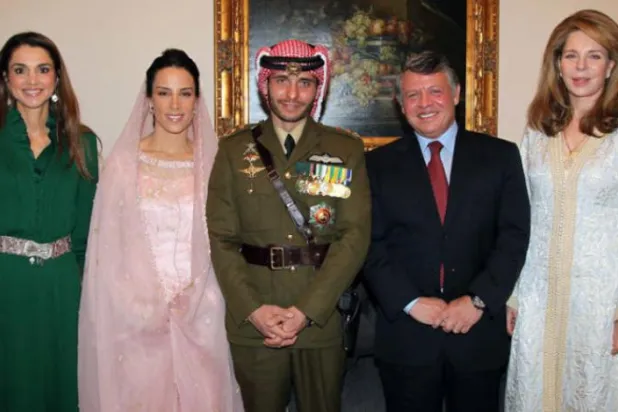 Kral 2. Abdullah, Kraliçe Nur ve Kraliçe Rania’nın 2012’de Prens Hamza’nın Prenses Basma ile düğününde çekilmiş bir fotoğrafı (AFP)