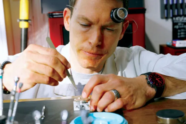 الساعات السويسرية الفاخرة تخوض تحدي التحوّل الرقمي