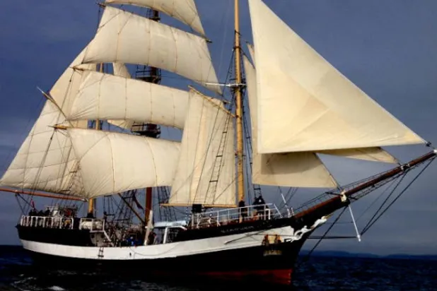 مجموعة مدرسية تعود بعد قضاء نصف عام في البحر