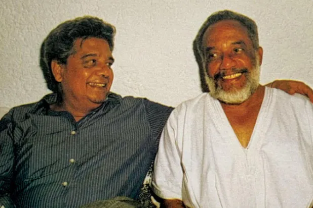 إدوارد مونيك... رحل في باريس وعينه على جزيرته البعيدة