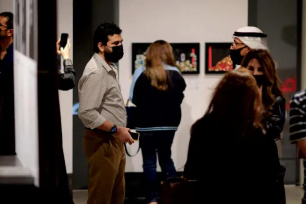 جانب من معرض «شرنقة» المقام حالياً في البحرين