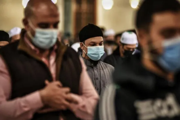 Müslümanlar koronavirüsün gölgesinde Ramazan’a girdi