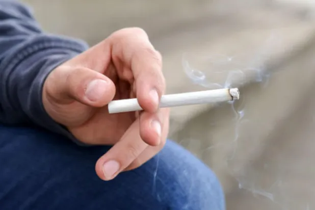 معدل التدخين يرتفع في بريطانيا بسبب «كورونا»