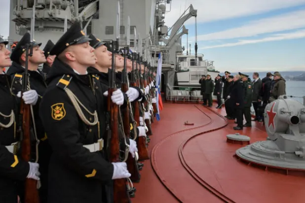 كيف يمكن للدول الديمقراطية الانتصار في معارك «المنطقة الرمادية»؟