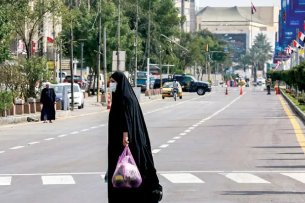 خسائر بالملايين في القطاع العام العراقي... والمنح الشهرية مستمرة