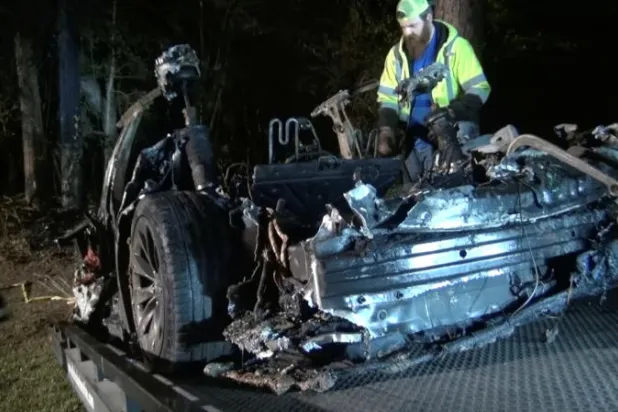 مقتل شخصين إثر حادث لسيارة تسلا «من دون سائق»