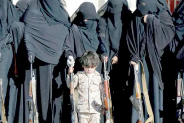 Husilere bağlı Zeynebiyat kadın güçleri Yemenli kadınları namaz kılmak yerine örgütün liderini dinlemeye zorluyor