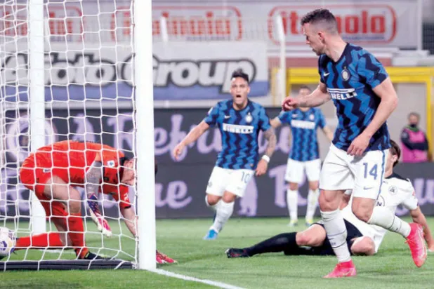 بطولة إيطاليا: إنتر يتطلع للاقتراب أكثر من اللقب... وميلان مهدد بالابتعاد عن المربع الذهبي