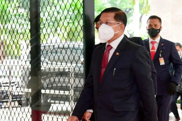 زعماء «آسيان» يبحثون مع قائد الانقلاب أزمة ميانمار