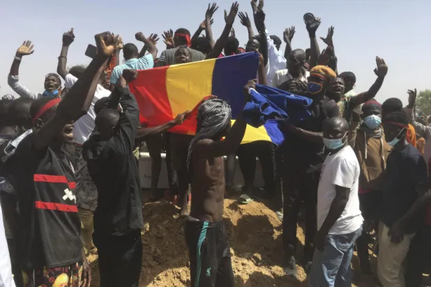 المجلس العسكري في تشاد يرفع حظر التجول