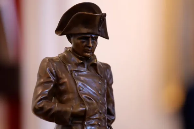 هل مات نابليون بالسم؟ علماء ومؤرخون يفندون نظرية مقتل الإمبراطور