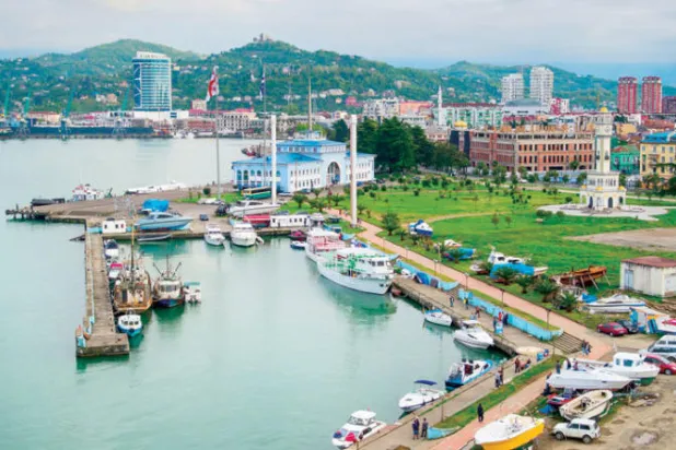 {فلاي دبي} تعيد رحلاتها إلى باتومي خلال الصيف