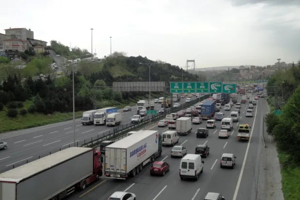 Motorlu kara taşıtları 2019'da 301,5 milyar kilometre yol katetti