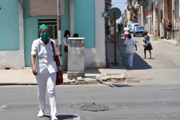 كوبا تبدأ حملة التحصين ضد «كورونا» بلقاحات طوّرتها محلياً