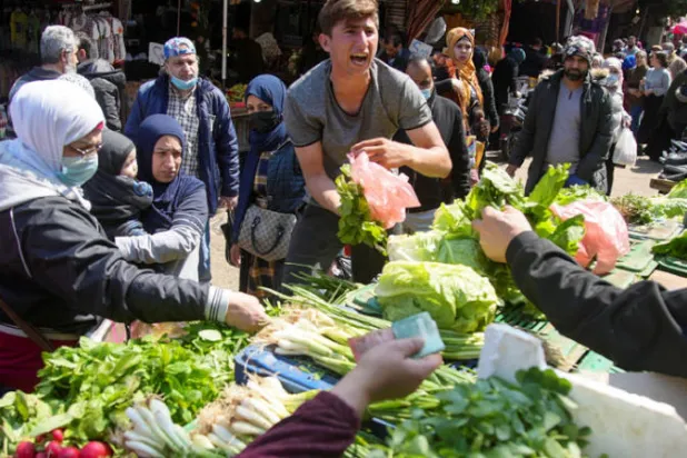 الأسر اللبنانية الأكثر فقراً تنتظر المساعدة