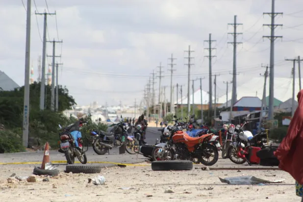 انتحاري يفجر نفسه بمركز للشرطة في مقديشو ويقتل 6 ضباط