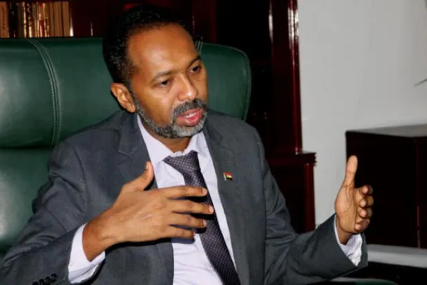 Sudan Kabine İşleri Bakanı Şarku’l Avsat’a Sudan Kabine İşleri Bakanı: Ne kadar zor olsa da siviller ile askerler arasında iş birliği olmalı