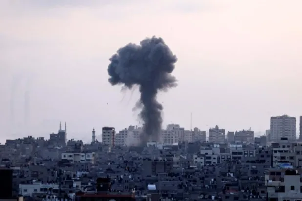 إسرائيل تقصف «130 هدفاً عسكرياً» في غزة  وتقتل 15 ناشطاً