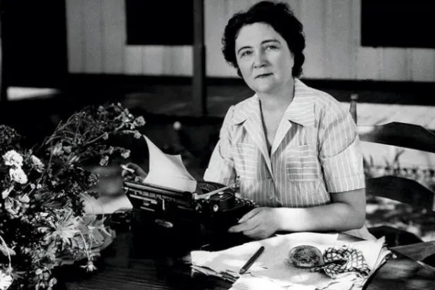 مارغوري رولينغز... روائية تاقت إلى الحياة الأصيلة ولم تجدها