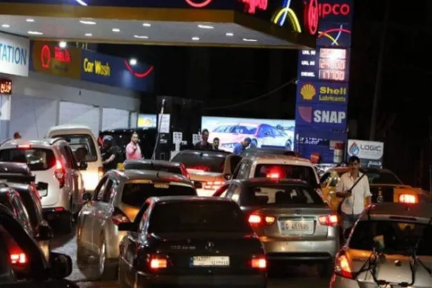 الأزمات المعيشية تنذر بتفلّت أمني وتشكل ضغطاً على السلطات في لبنان