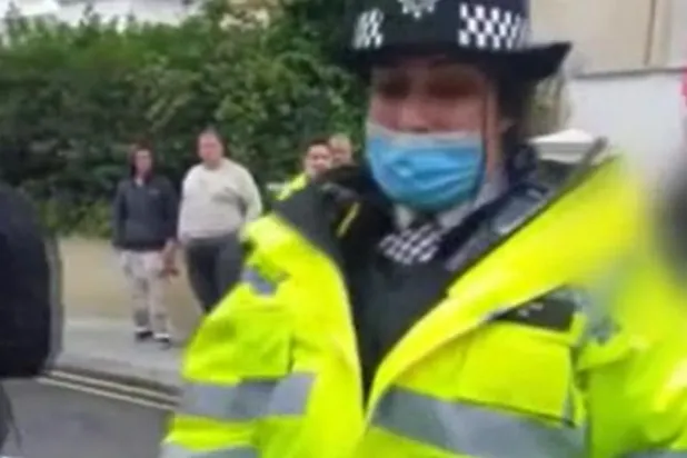 التحقيق مع شرطية بعد هتافها «فلسطين حرة» خلال مظاهرة في لندن