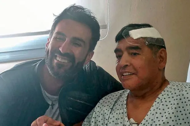 7 أشخاص يواجهون «القتل العمد» لمارادونا