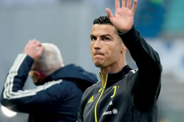 يوفنتوس أمام خطر عدم التأهل لدوري الأبطال ورحيل هدافه رونالدو