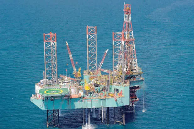 «أدنوك» ترسي عقداً بـ744 مليون دولار لتطوير حقول بحرية