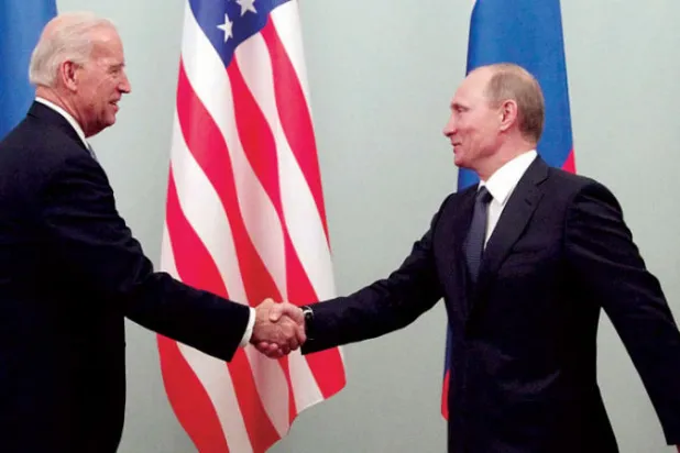 بايدن وبوتين يلتقيان في جنيف الشهر المقبل بعد مفاوضات «شاملة وصريحة»