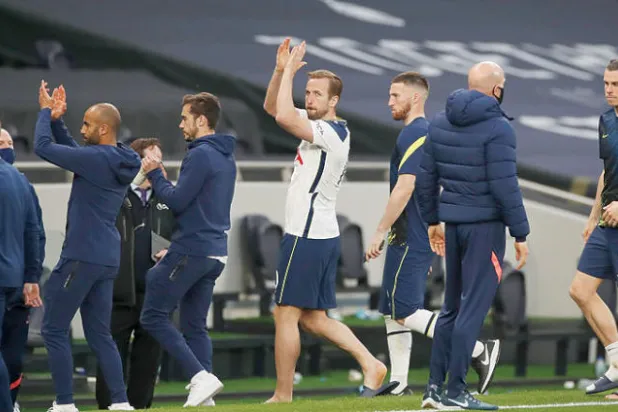 هل كان كين يودع جماهيره في آخر مباراة على ملعب توتنهام هذا الموسم؟