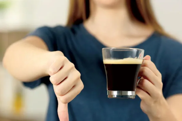 الاستيقاظ بمساعدة الكافيين يضعف أداءك في المهام الصعبة