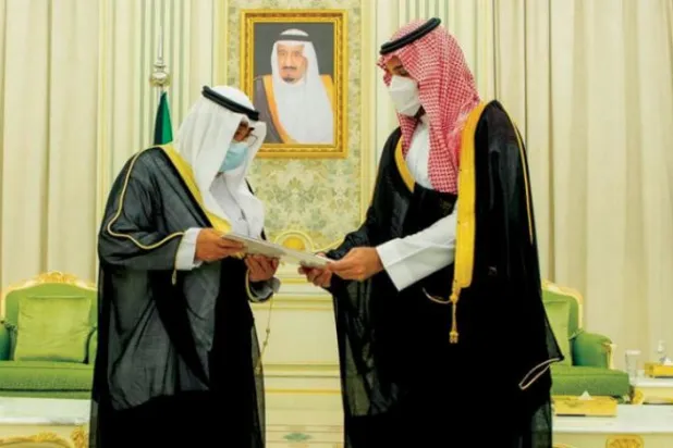 Kuveyt Emiri’nin Suudi Arabistan Kralı’na yolladığı mektubu Suudi Arabistan Veliaht Prensi teslim aldı. (SPA)