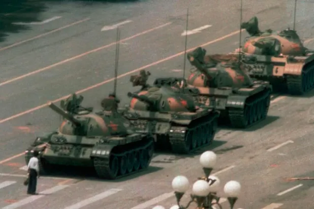 اختفاء صورة «رجل الدبابة» الشهيرة من محرك البحث «بينغ»