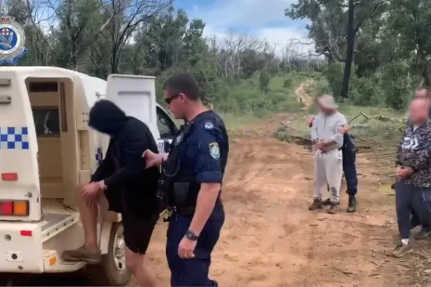 عبر تطبيق مراسلة مشفر... القبض على أكثر من 800 مجرم حول العالم