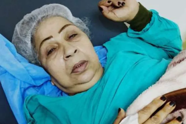 «الطبيب نسي شاشاً في بطنها»... مصريون يدعمون ممثلة تعرضت لـ«خطأ طبي»